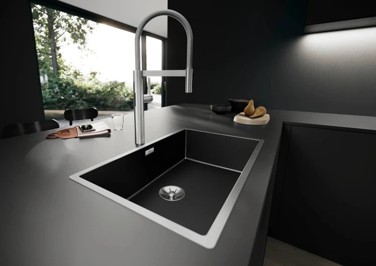 aefe2f41674e615163b4b7d95937a898