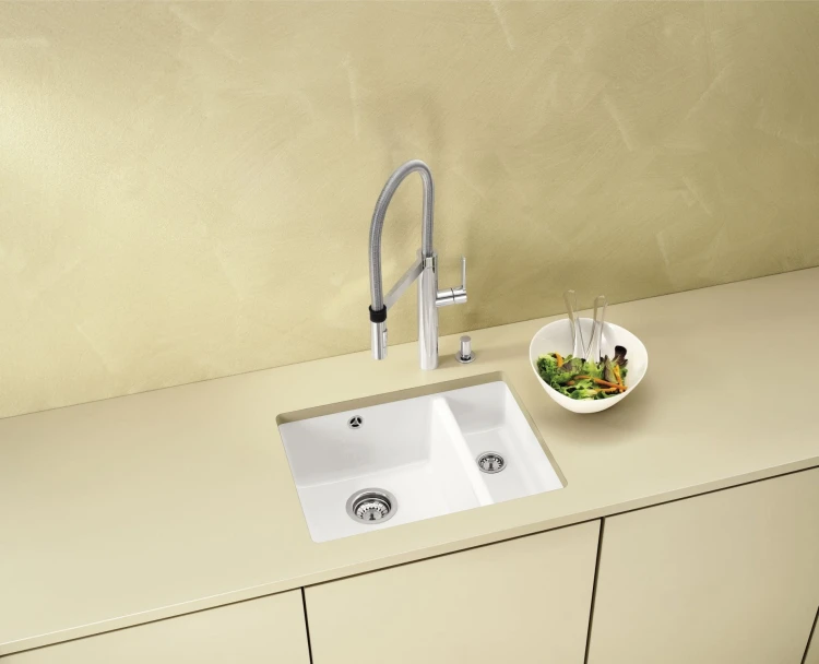 6ee3f5ea9db0cd211133aff2e40318fb